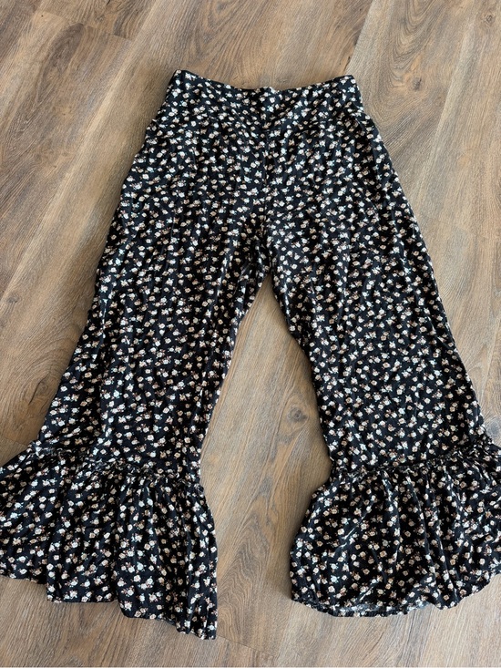 NATURAL LIFE Pants - Natural Life Floral Bloomers Size Medium